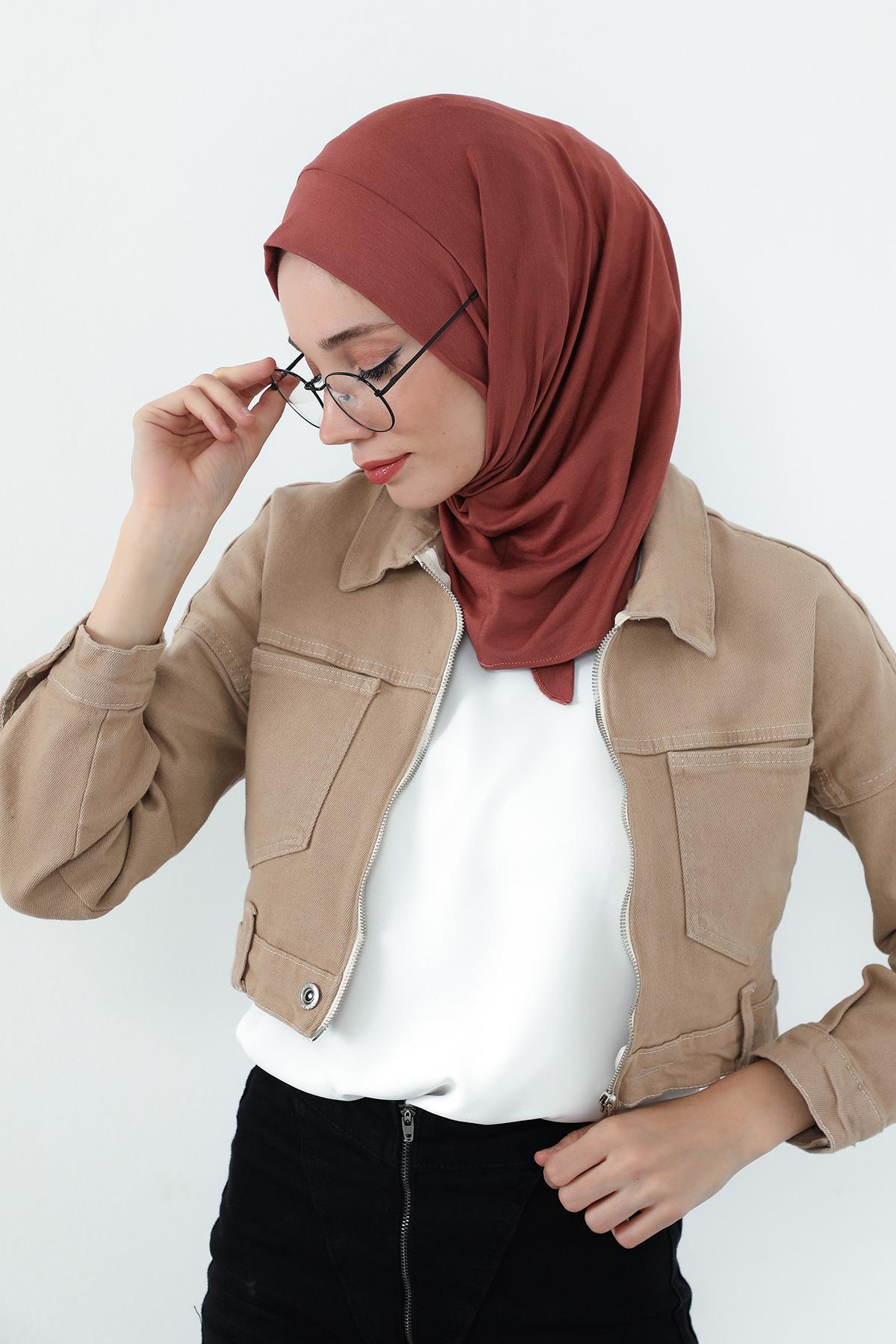 Boyun Kapatıcı Özellikli ve Kulaklık Girişli Penye Bone,B-94