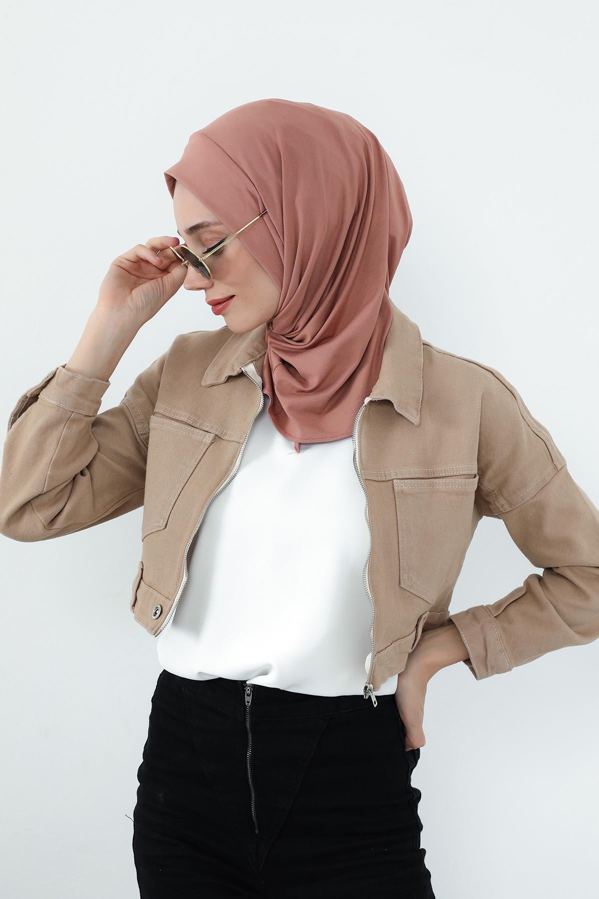 Boyun Kapatıcı Özellikli ve Kulaklık Girişli Penye Bone,B-94