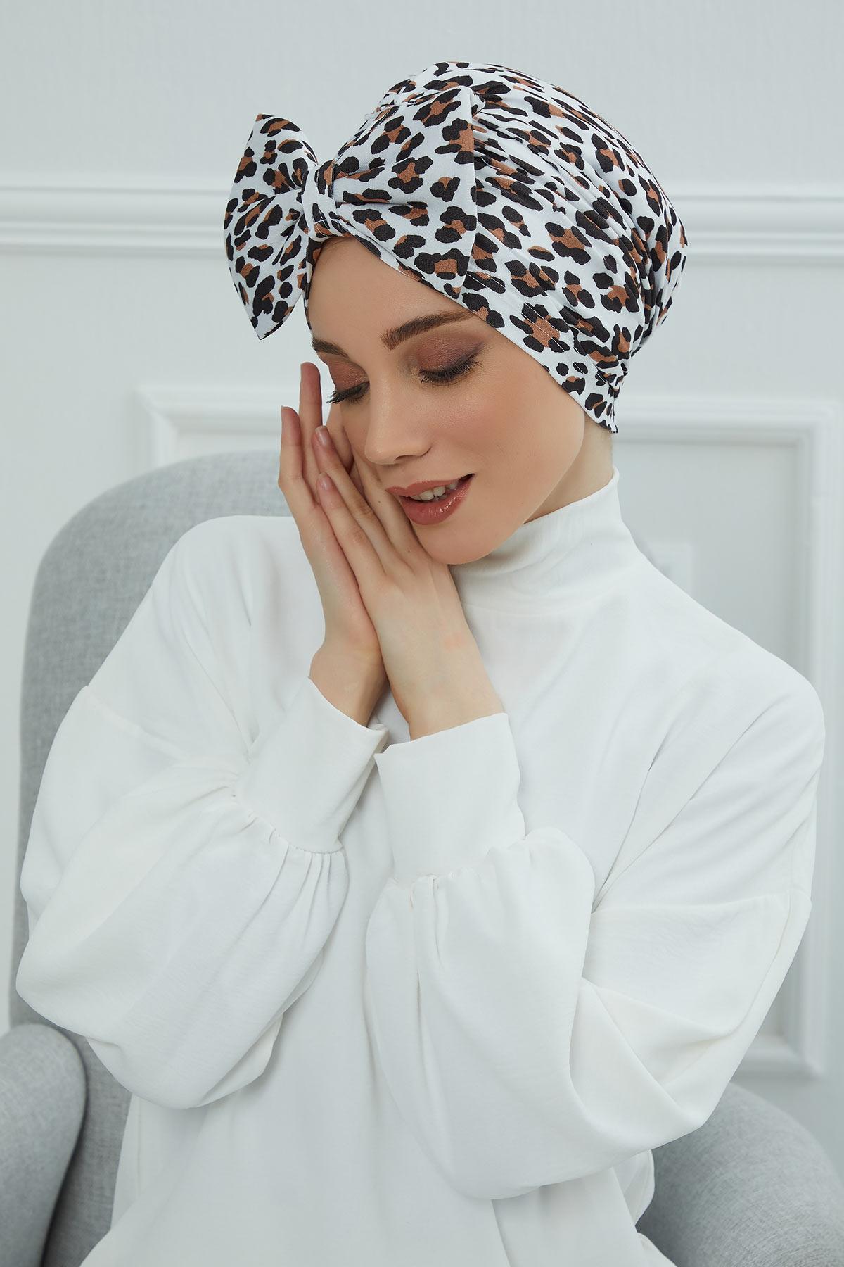 Desenli Dev Fiyonklu Bone,B-11YD