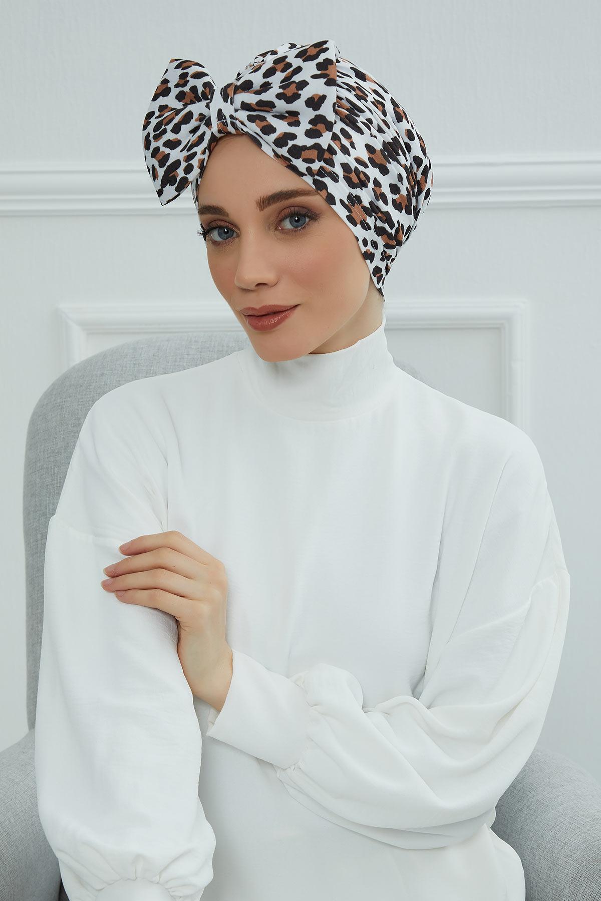 Desenli Dev Fiyonklu Bone,B-11YD