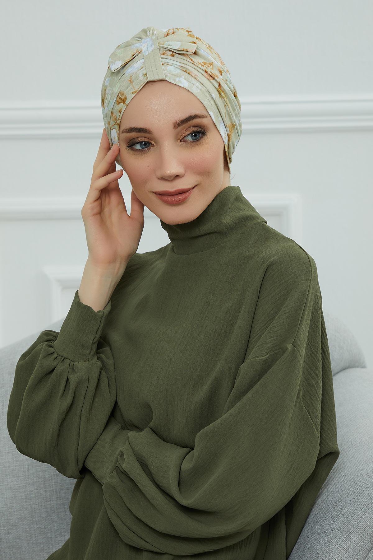 Desenli Önden Fiyonklu Bone,B-7YD