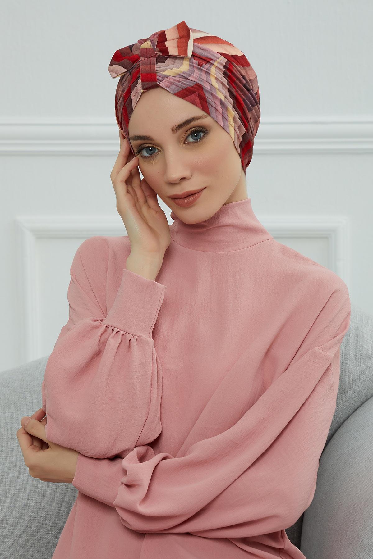 Desenli Önden Fiyonklu Bone,B-7YD