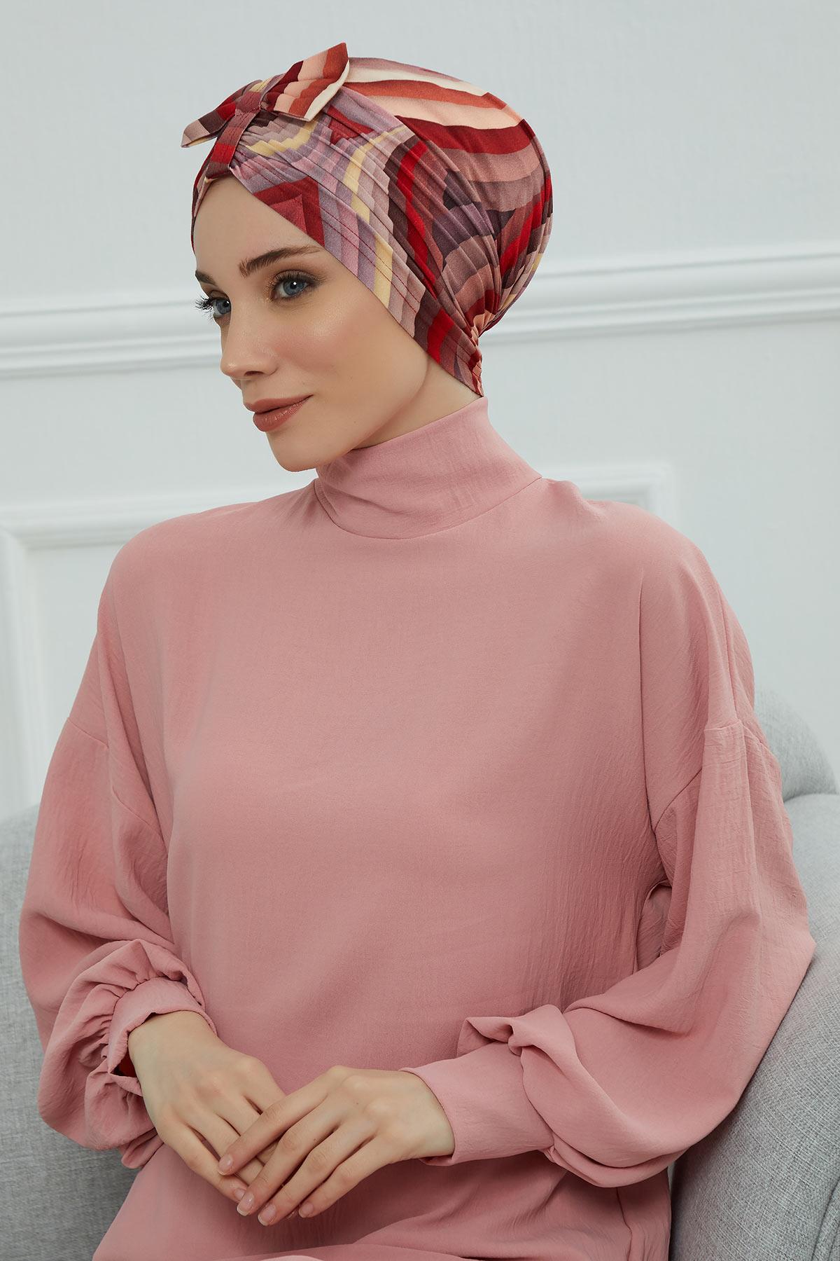 Desenli Önden Fiyonklu Bone,B-7YD