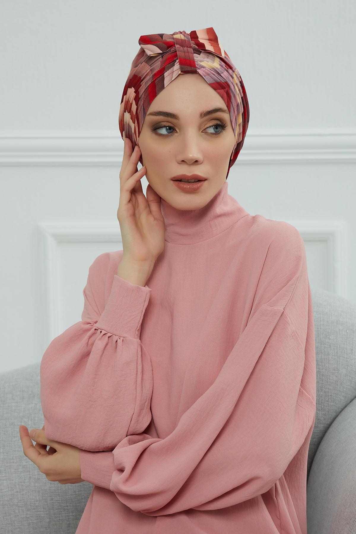 Desenli Önden Fiyonklu Bone,B-7YD