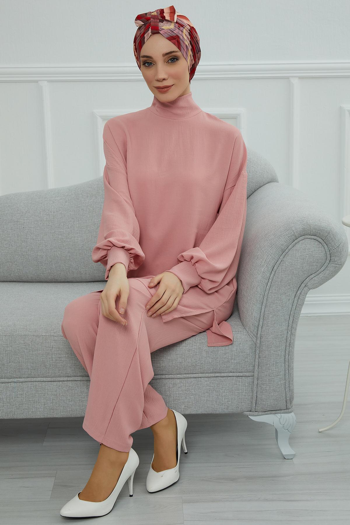 Desenli Önden Fiyonklu Bone,B-7YD