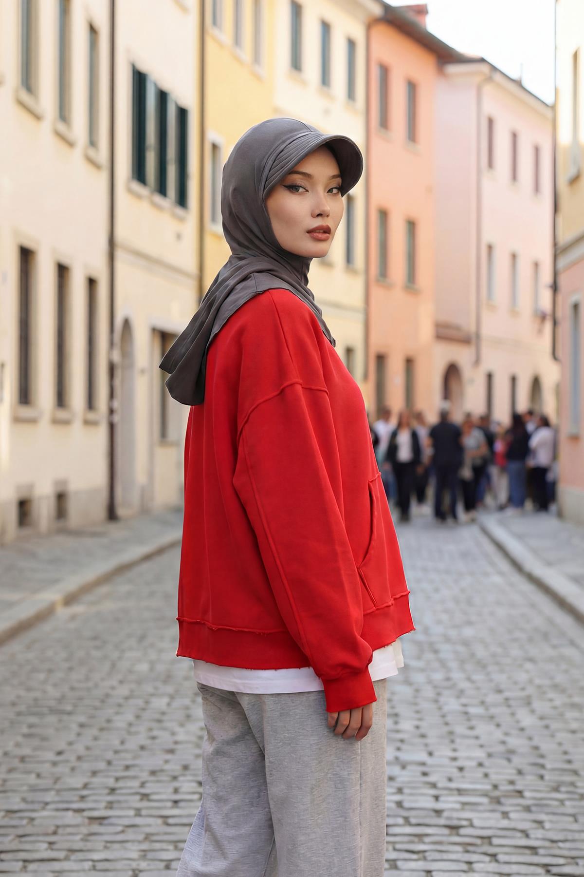 Dört Mevsim Siperlik ve Kapatıcı Özellikli Kadın Hazır Bone,B-88O