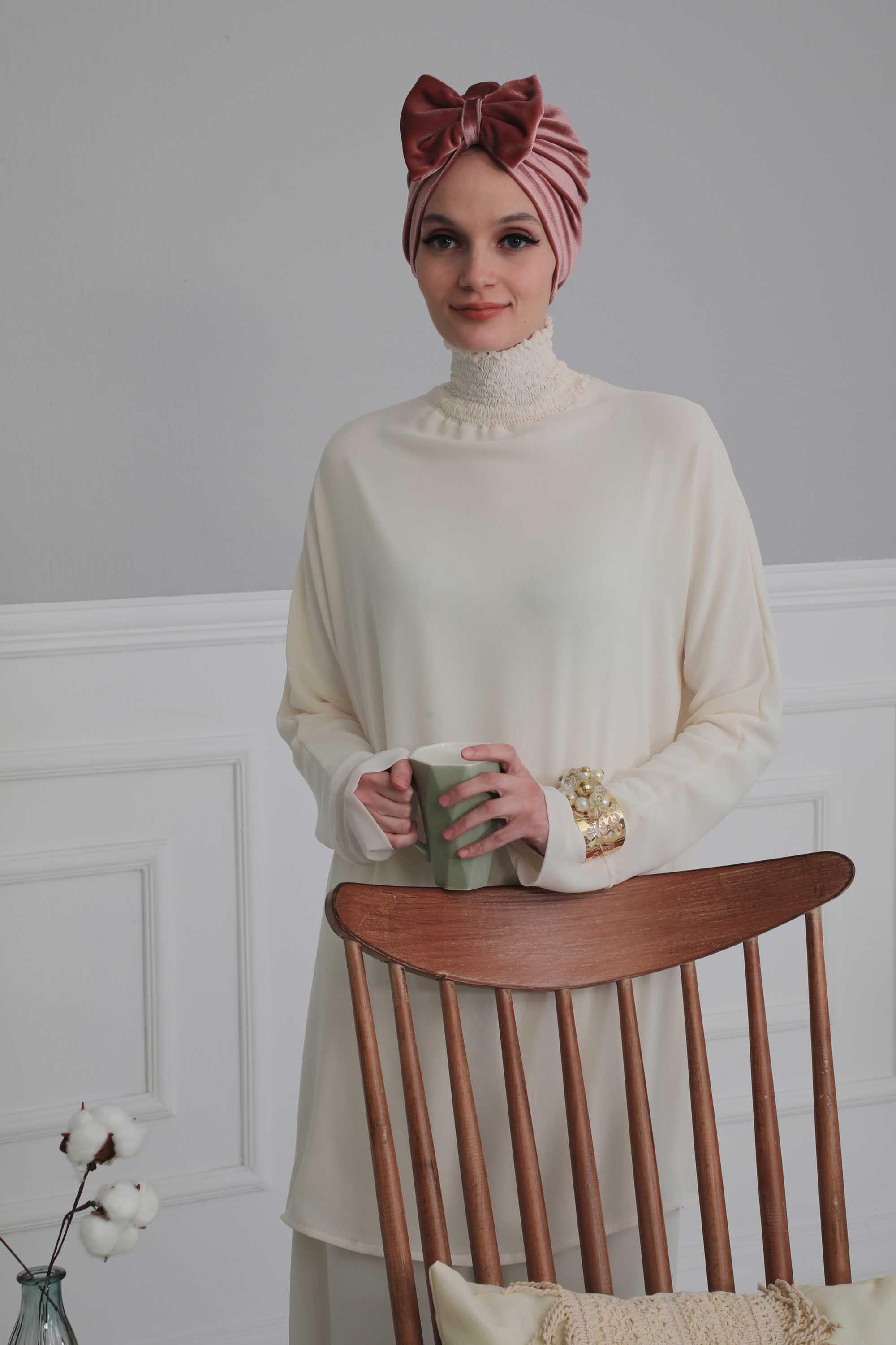 Fiyonklu Kadife Bone,B-27K