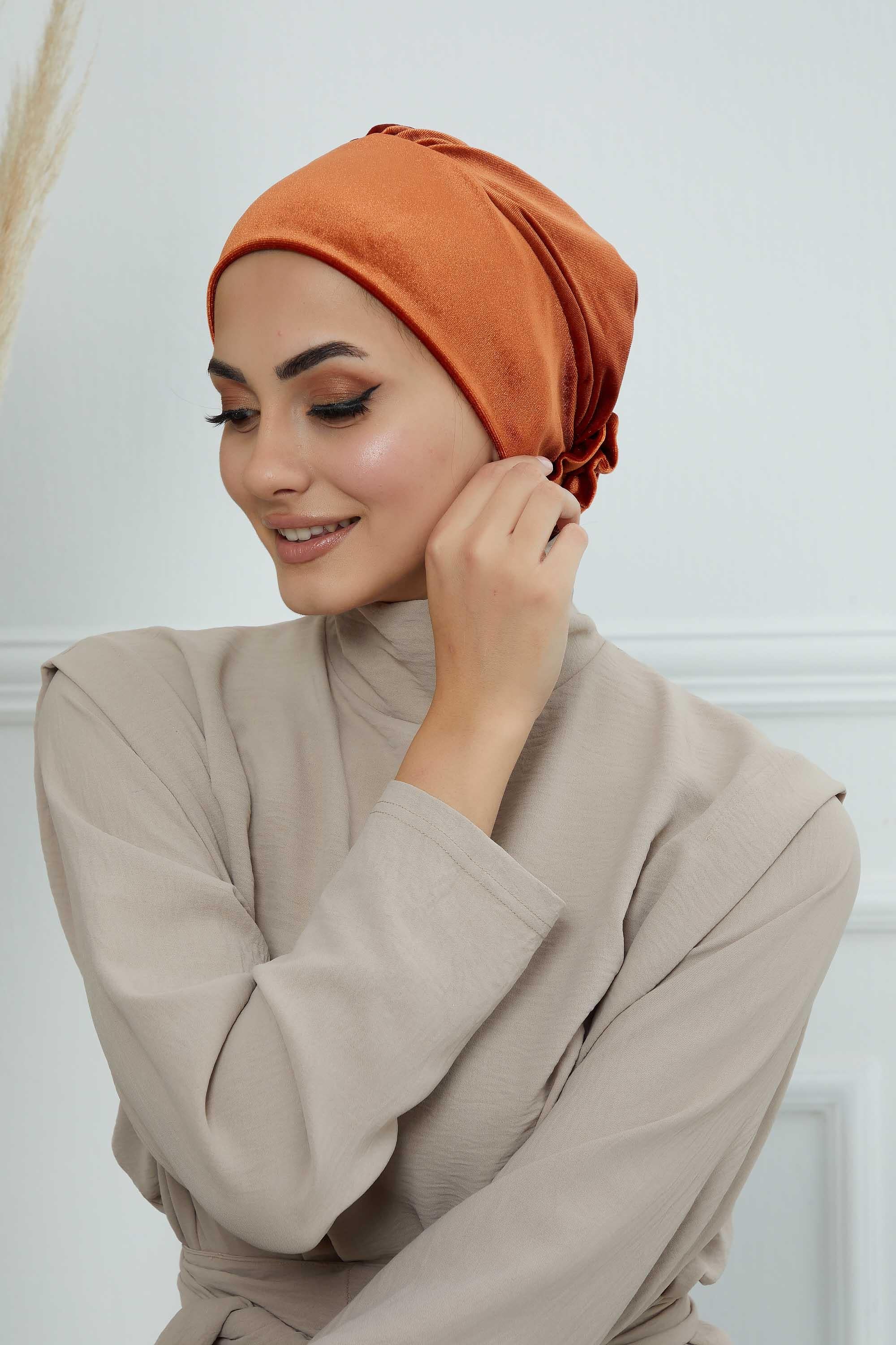 Gül Detaylı Kadife Bone,B-53K