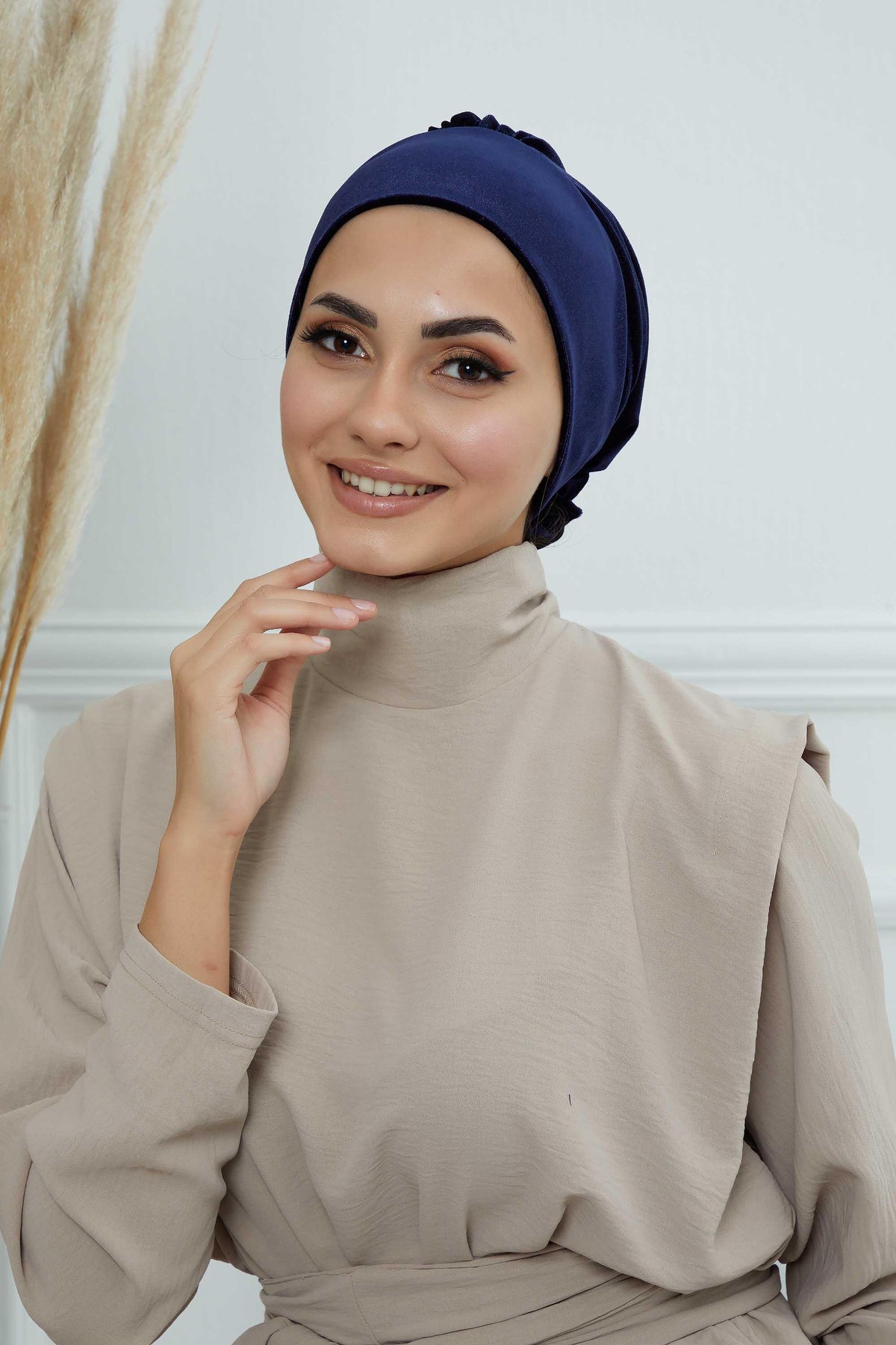 Gül Detaylı Kadife Bone,B-53K