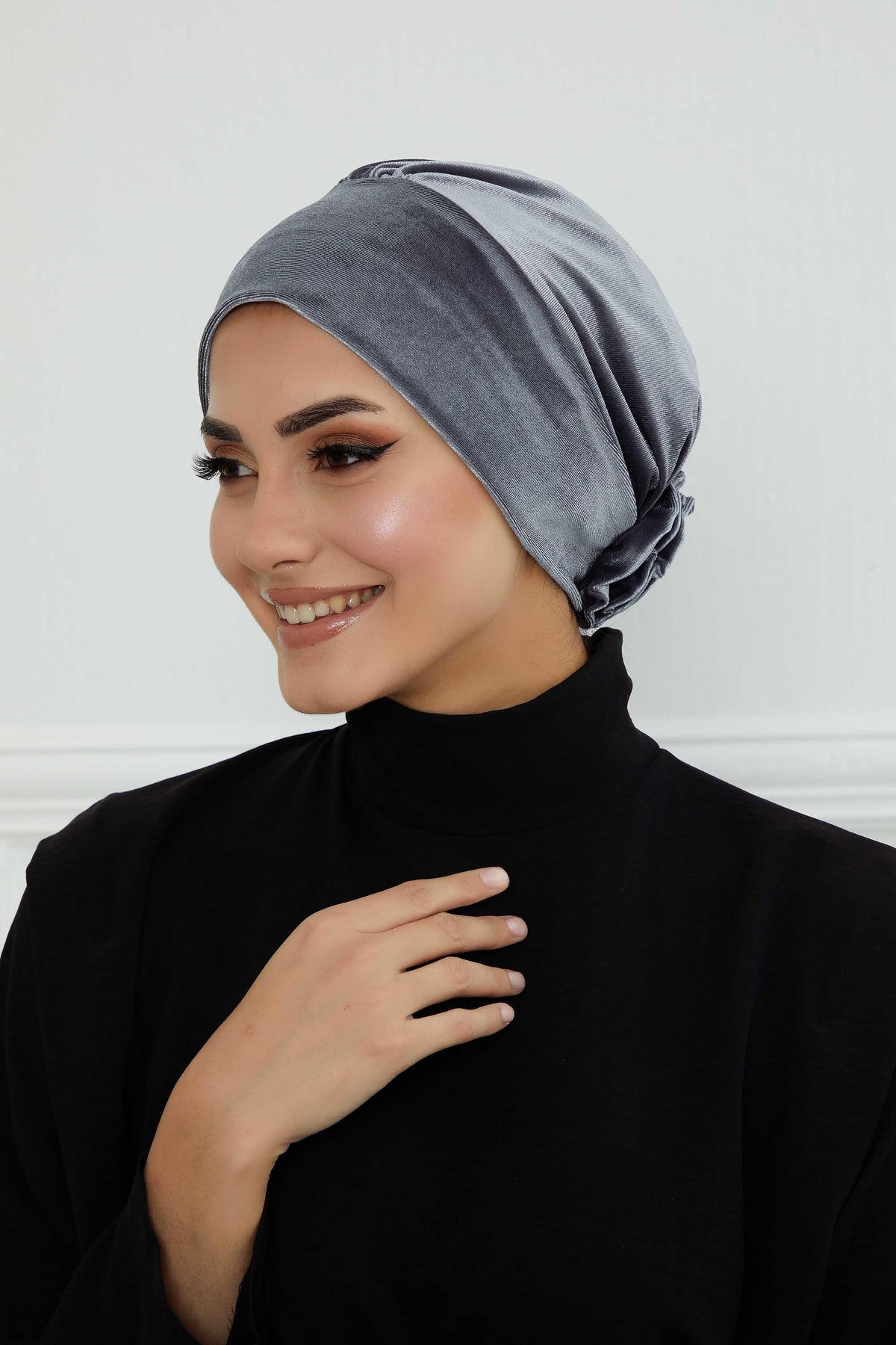 Gül Detaylı Kadife Bone,B-53K