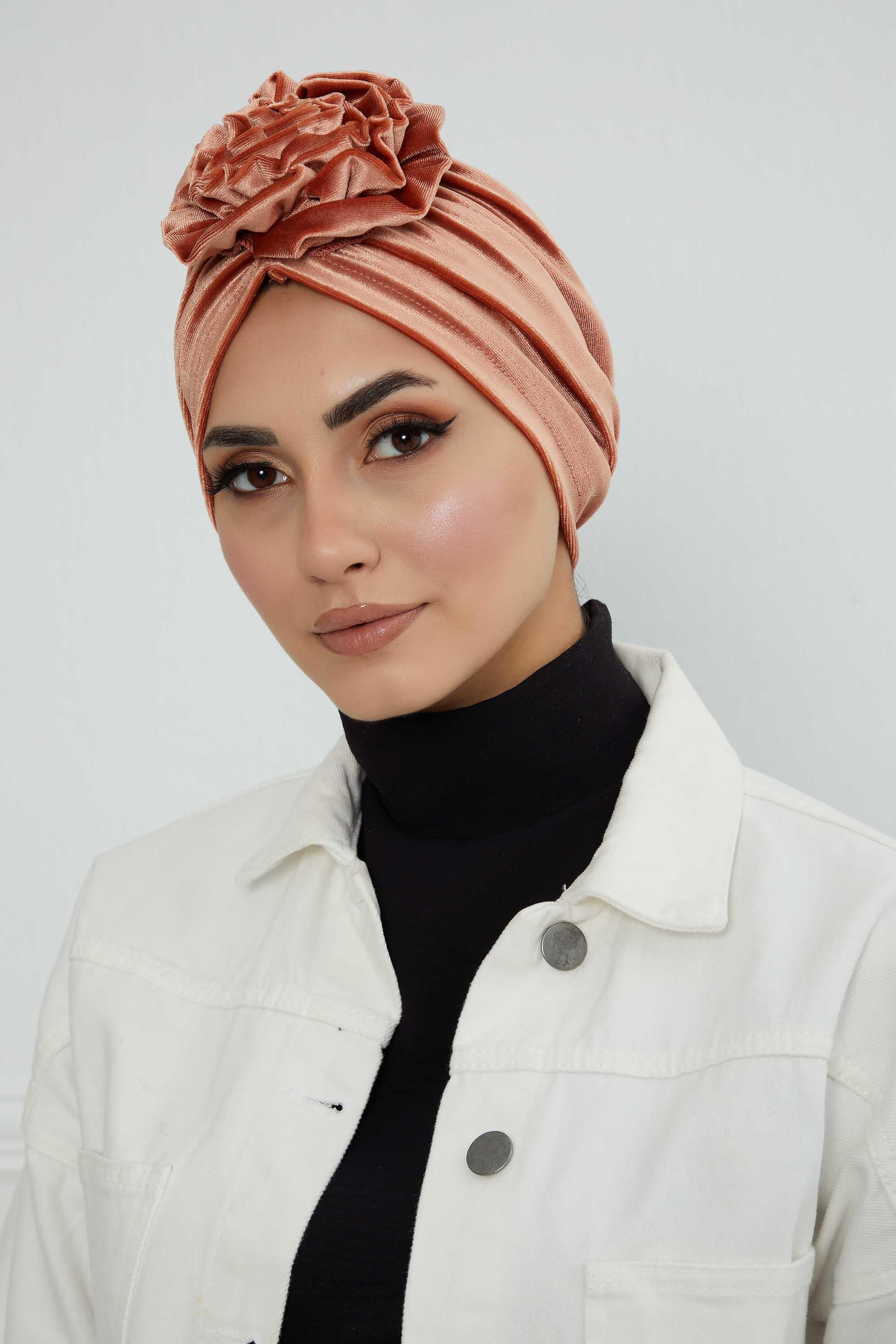 Güllü Kadife Bone,B-21KD