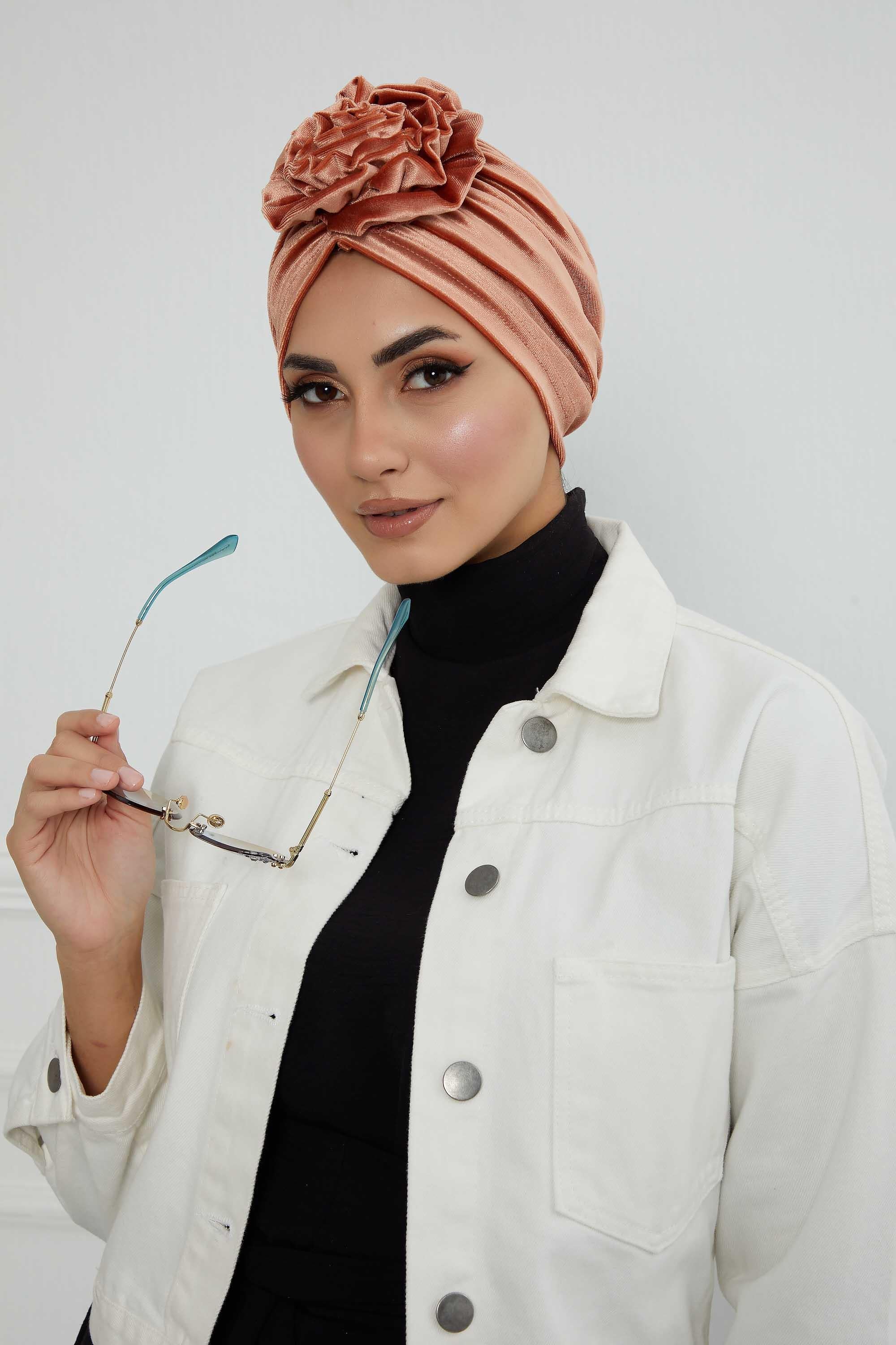 Güllü Kadife Bone,B-21KD