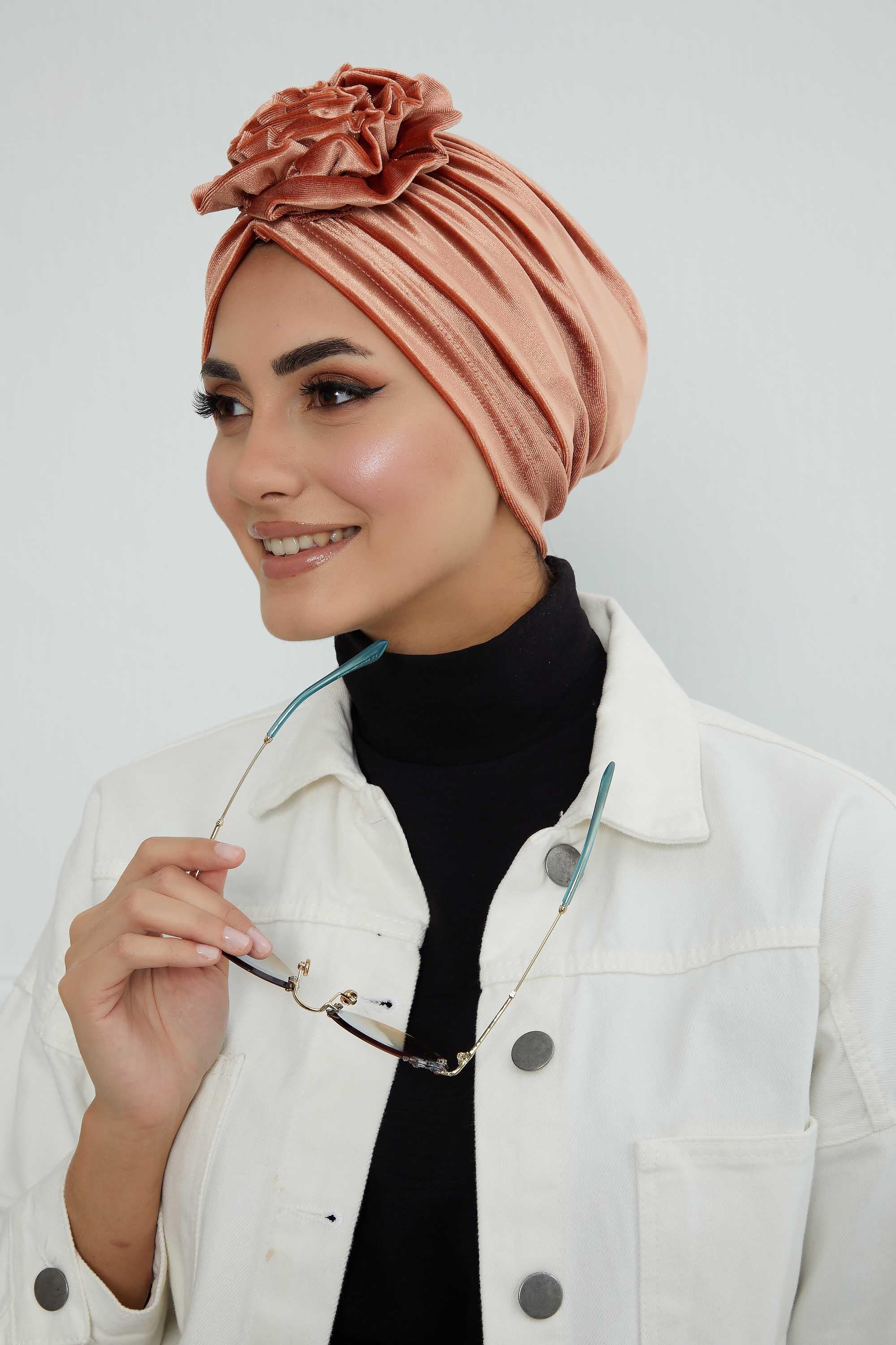 Güllü Kadife Bone,B-21KD