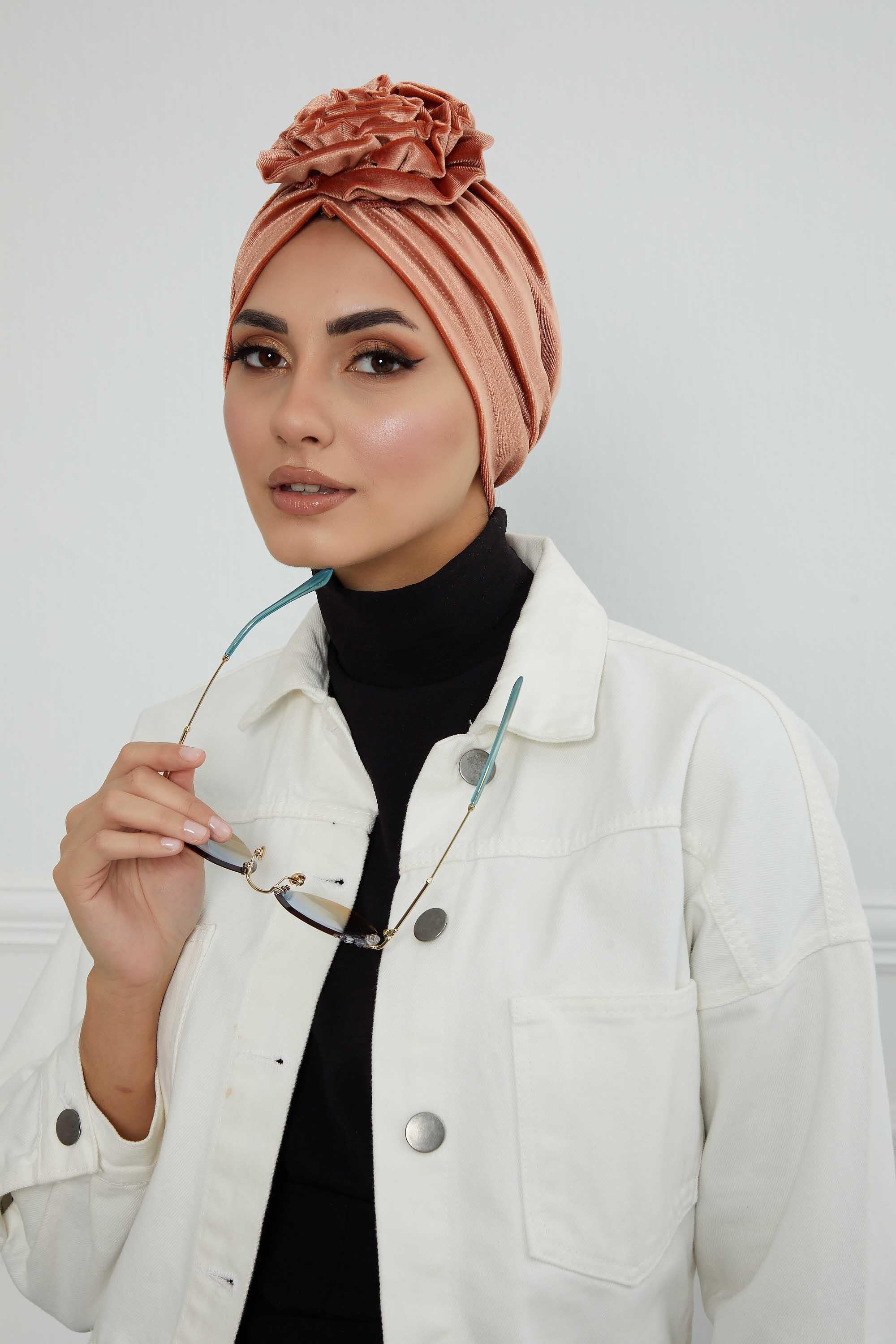Güllü Kadife Bone,B-21KD