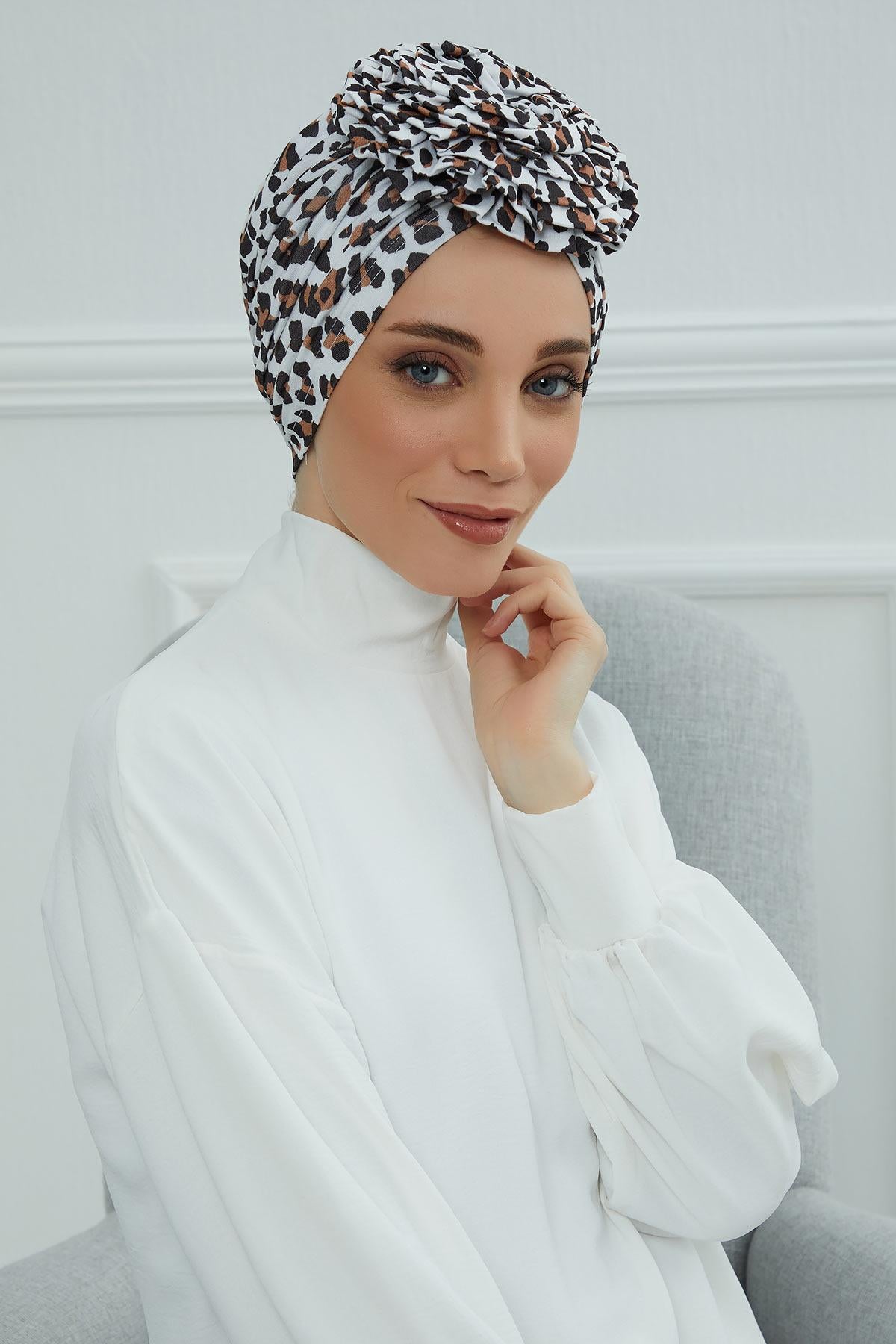 Güllü Penye Desenli Bone,B-21YD