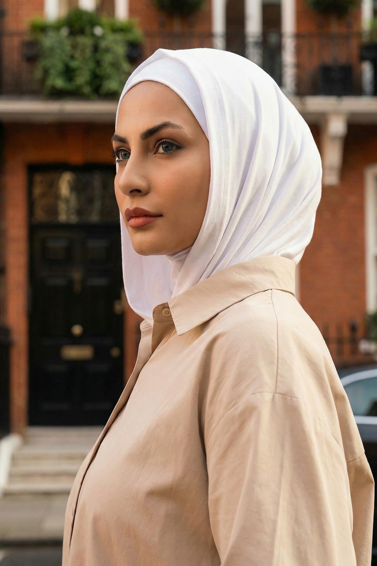 Kapşon ve Kapatıcı Özellikli Penye Kadın Hazır Bone,B-89P