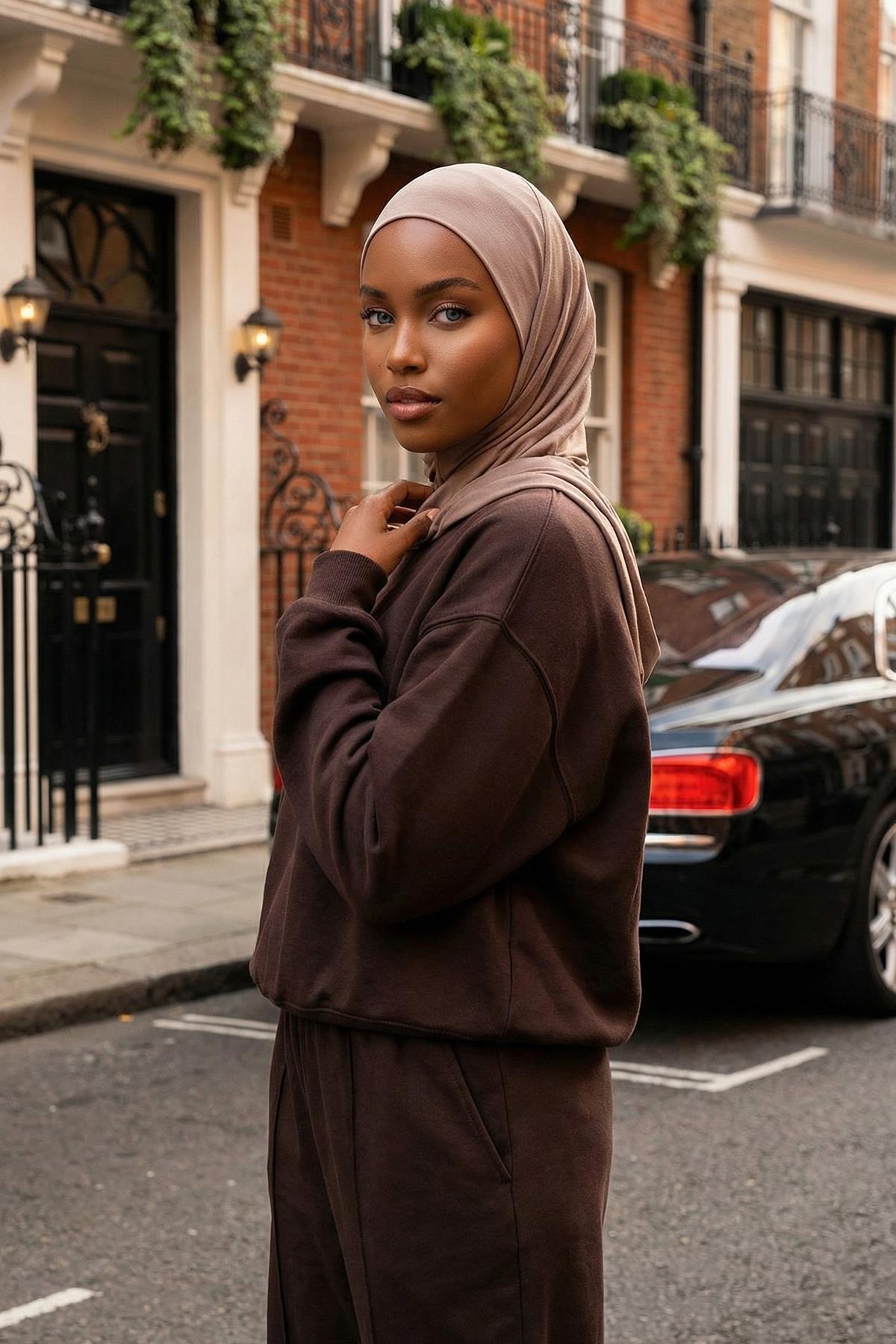 Kapşon ve Kapatıcı Özellikli Penye Kadın Hazır Bone,B-89P