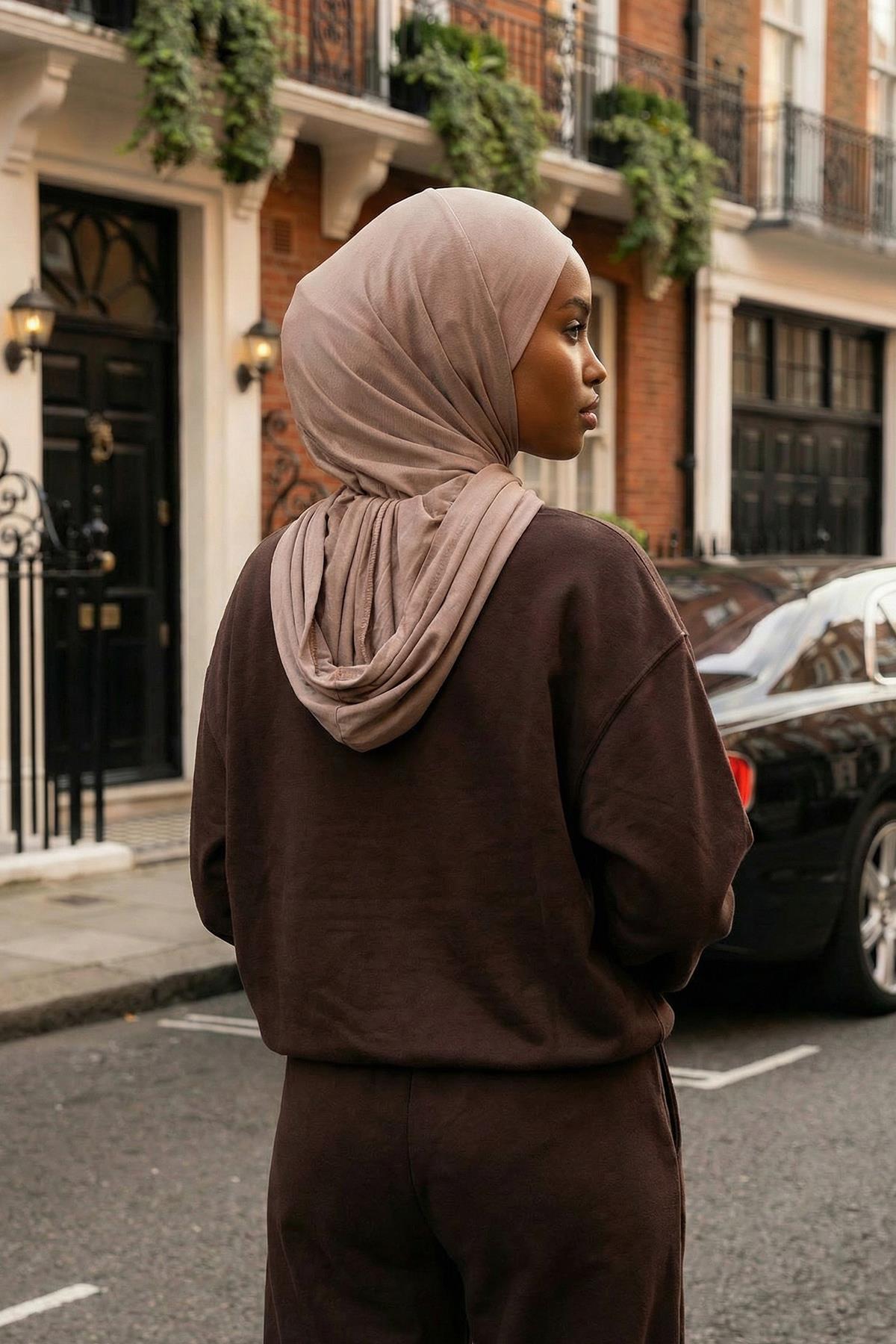 Kapşon ve Kapatıcı Özellikli Penye Kadın Hazır Bone,B-89P