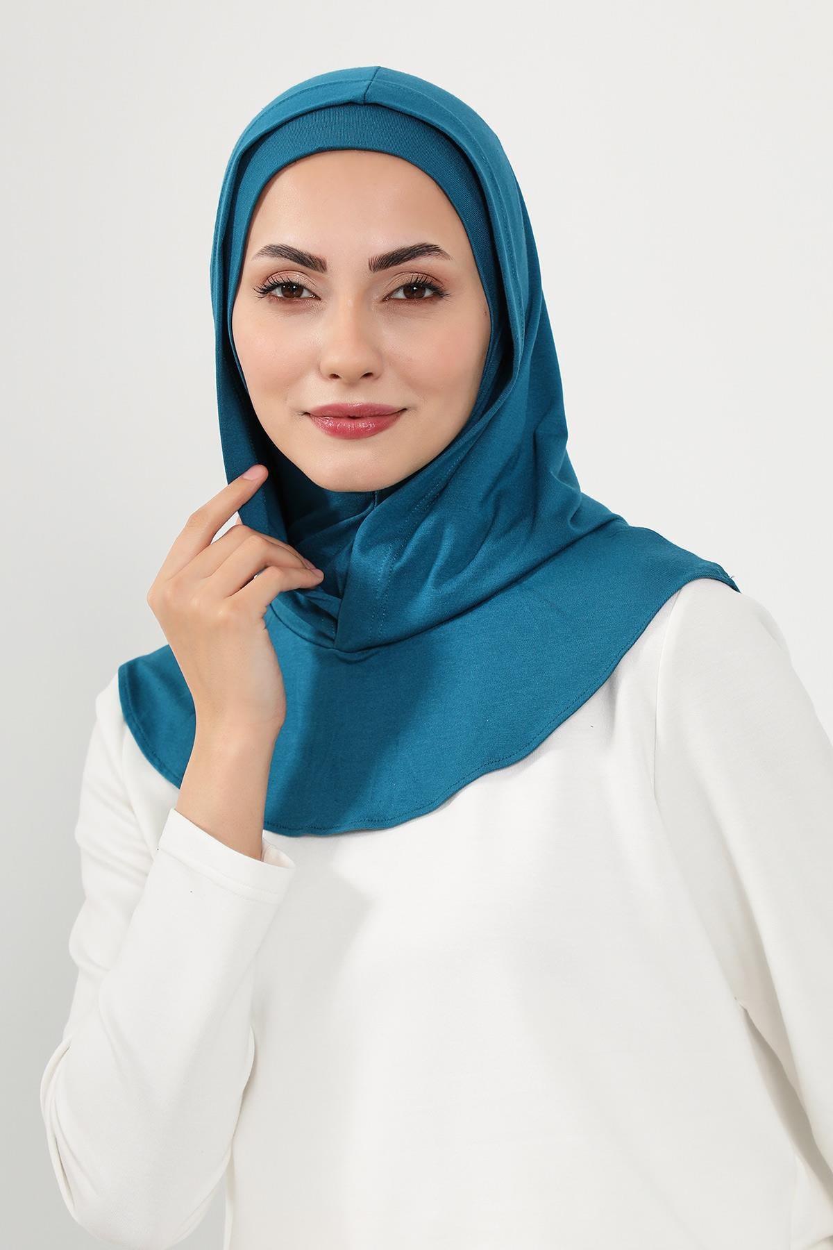 Kapşon ve Kapatıcı Özellikli Penye Kadın Hazır Bone,B-89P