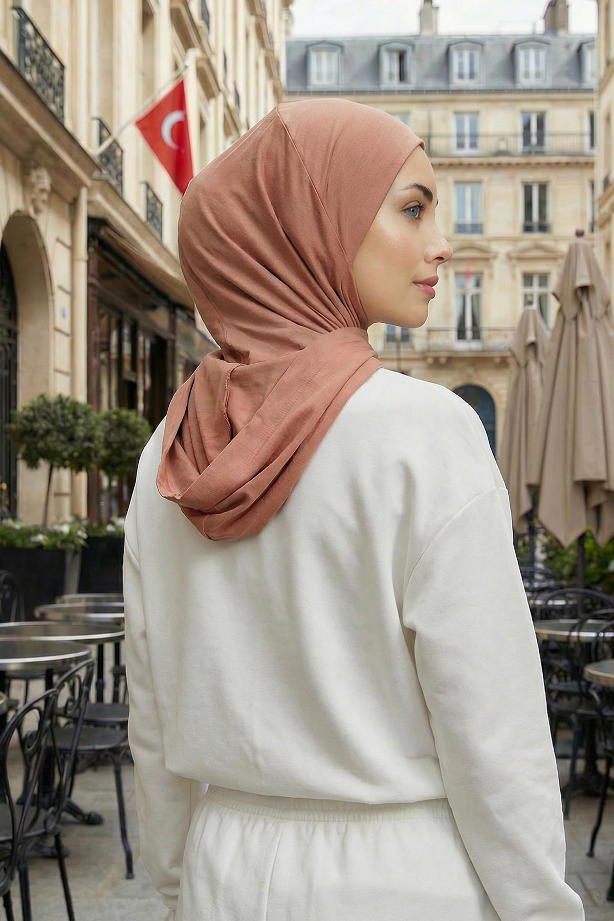 Kapşon ve Kapatıcı Özellikli Penye Kadın Hazır Bone,B-89P