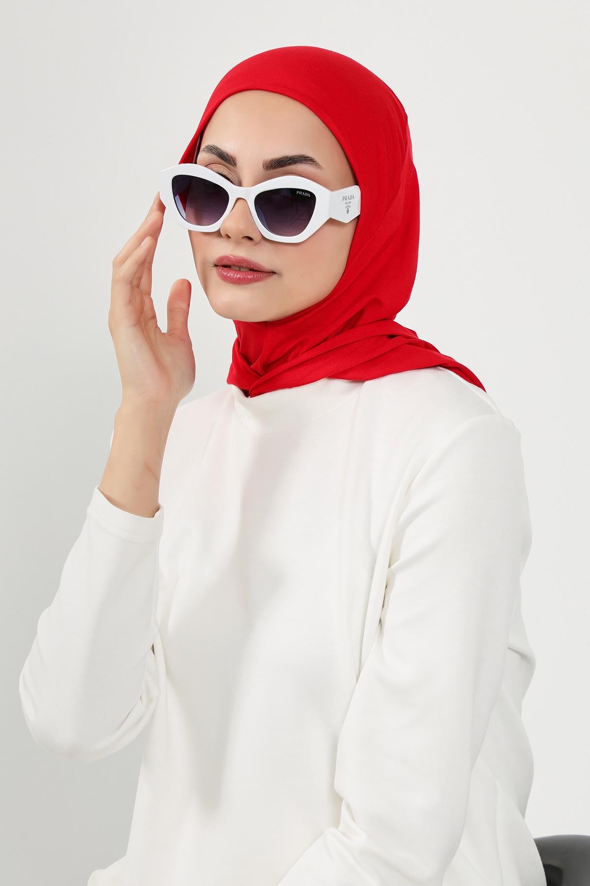 Kapşon ve Kapatıcı Özellikli Penye Kadın Hazır Bone,B-89P