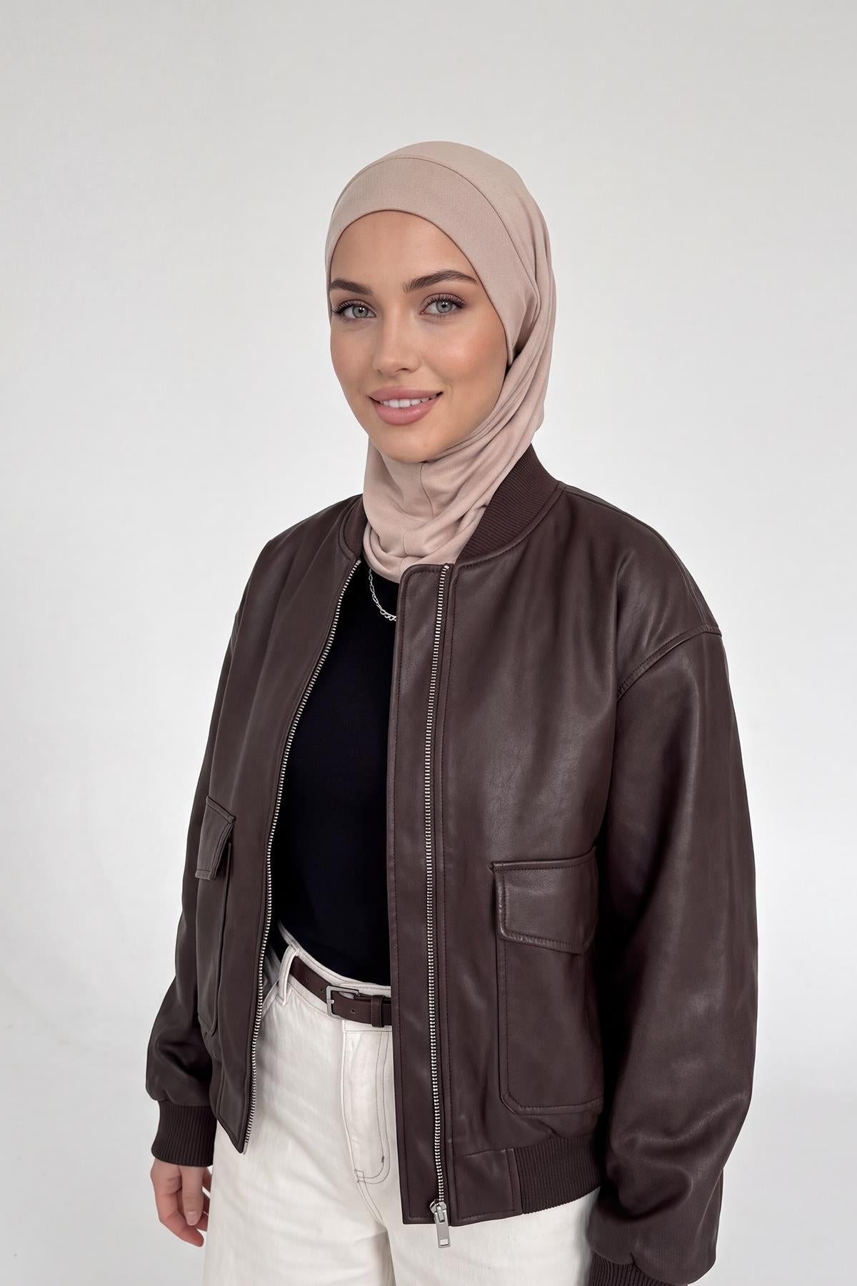Kışlık Boyun Kapatıcı Özellikli ve Kulaklık Girişli Penye Bone,B-94O