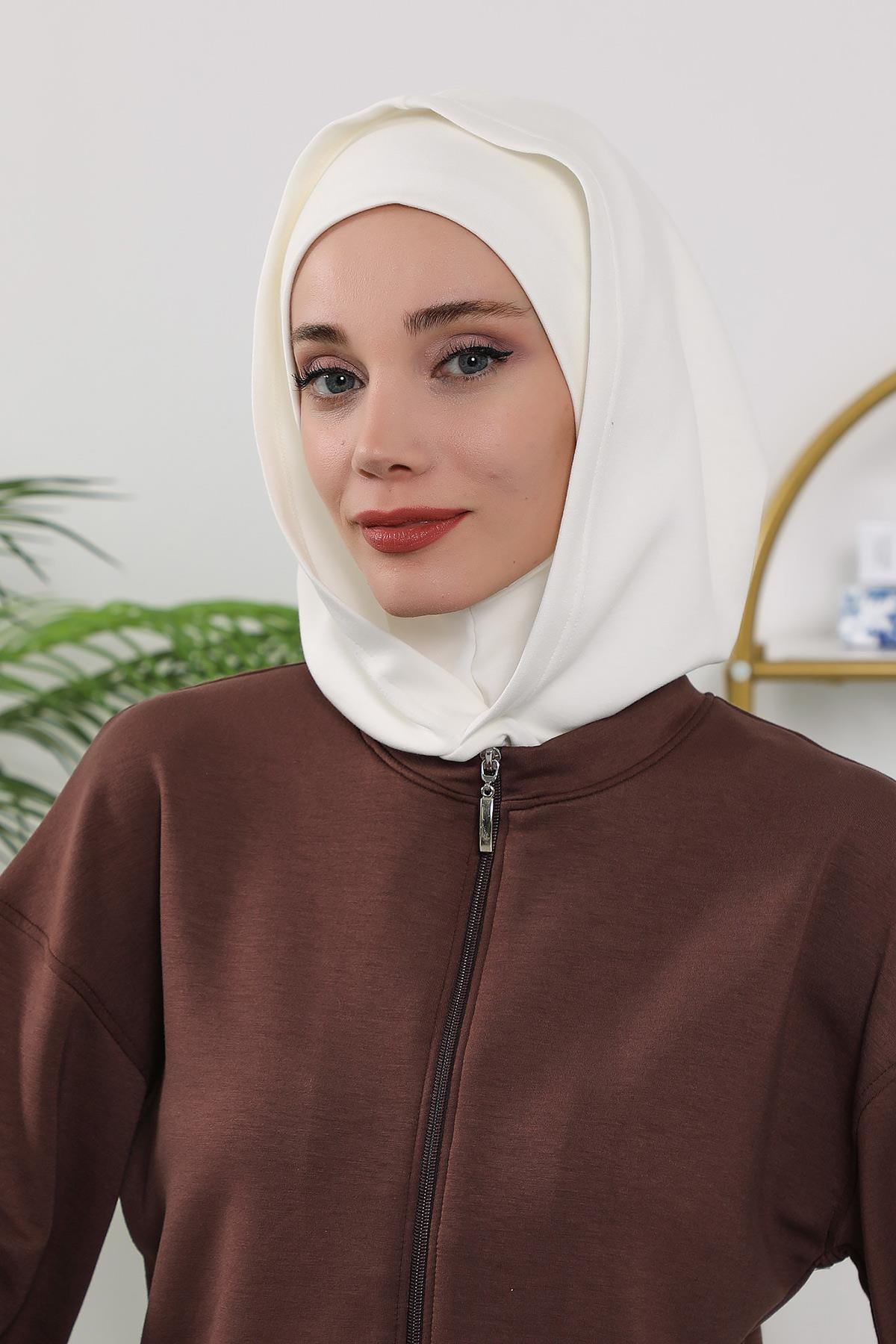 Kışlık Kapşon ve Kapatıcı Özellikli Kadın Hazır Bone,B-89O