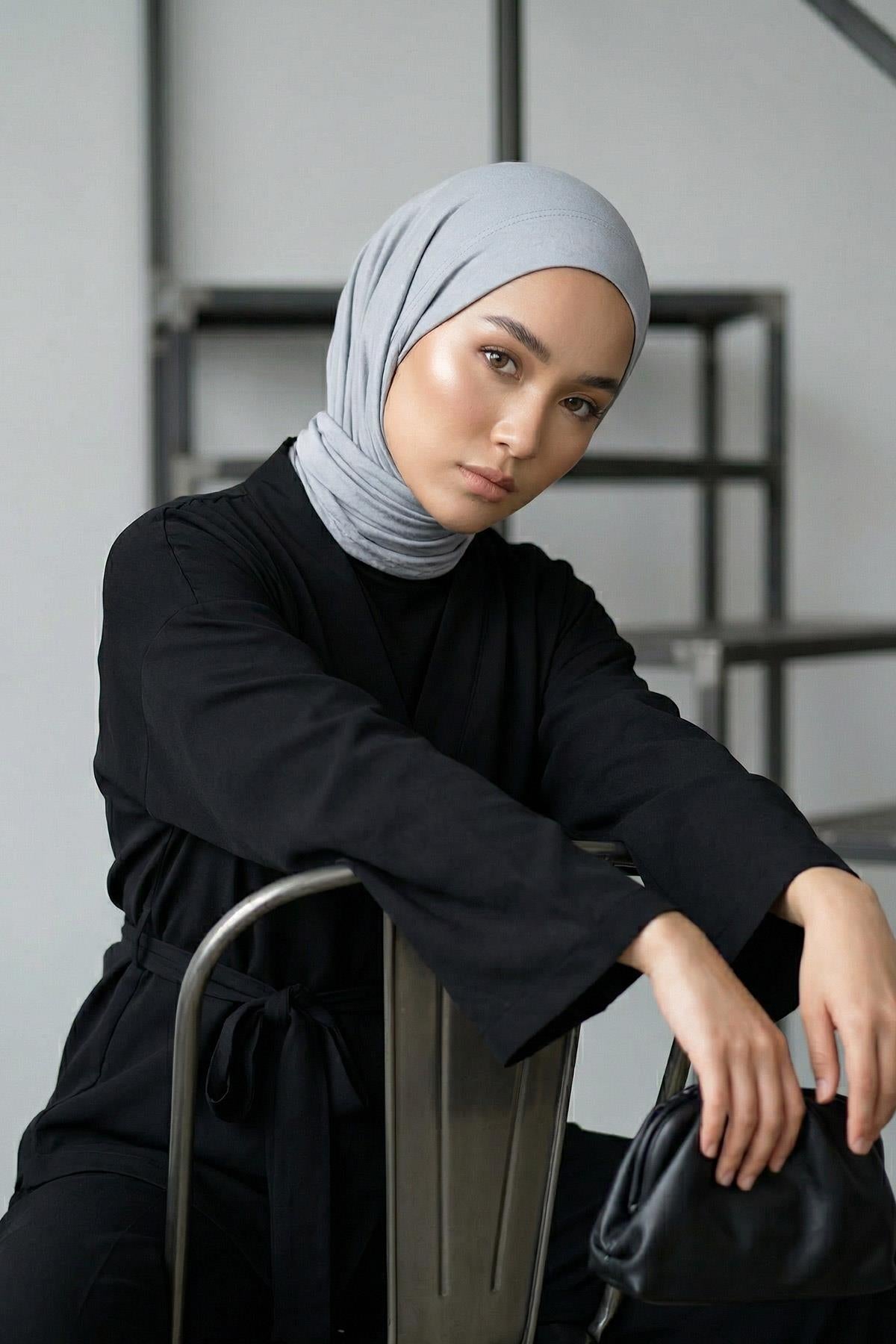Kullanışlı Üçgen Eşarp,B-45