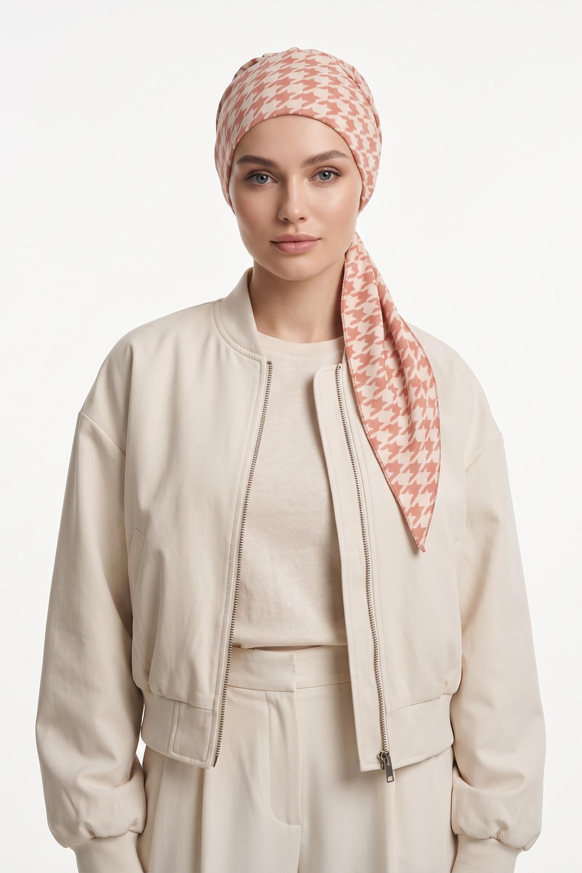 Kuyruklu Desenli Tesettür Bone,B-49DIV