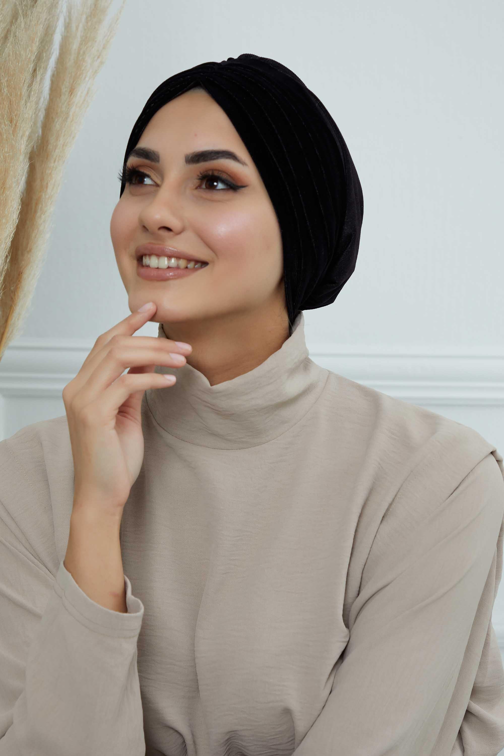 Pileli Kadife Tesettür Bone,B-13K